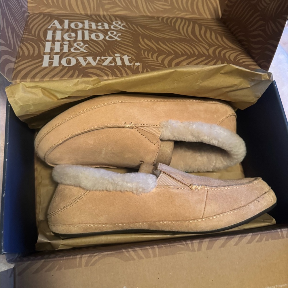 OluKai Tan Women's Shoes with Cream Lining